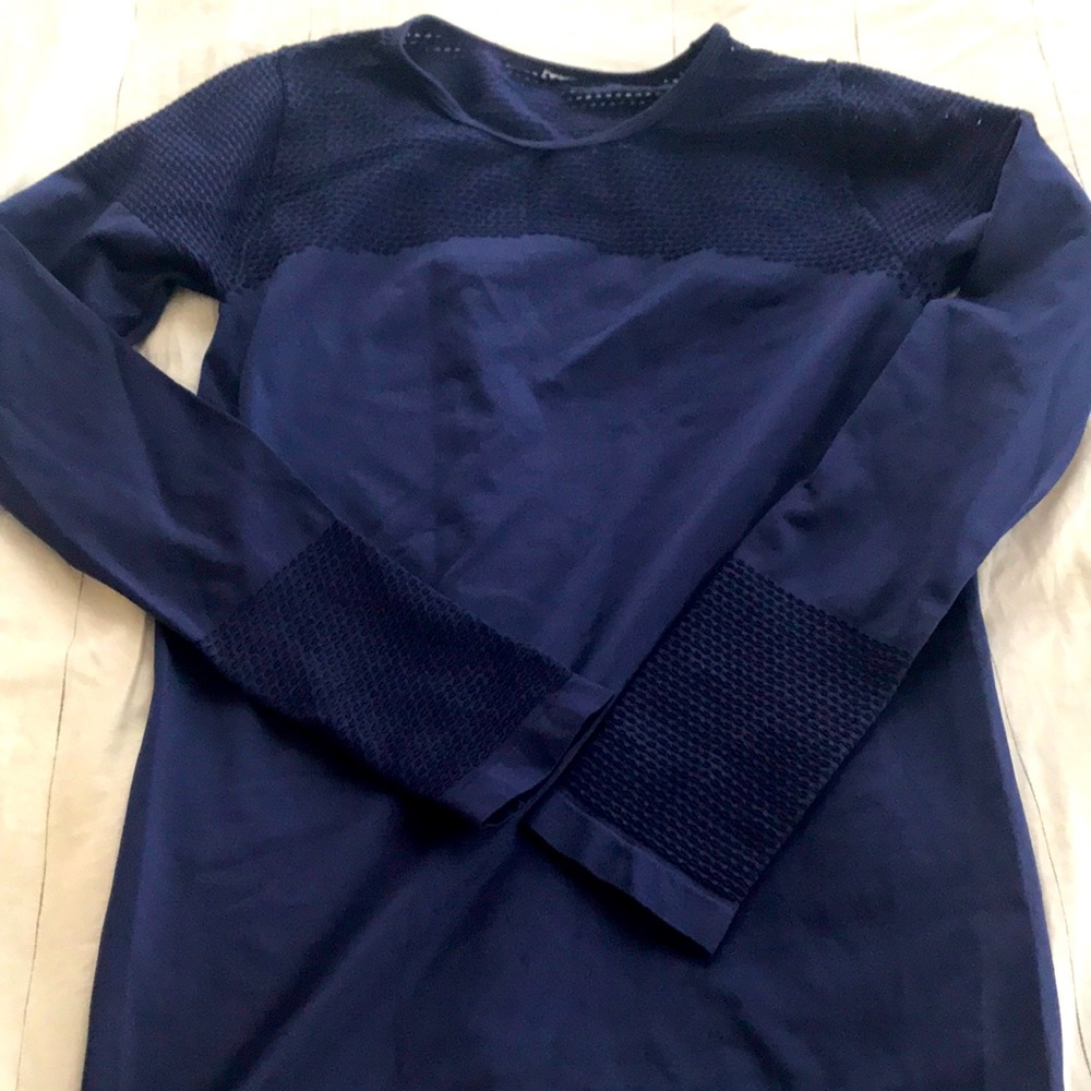 Fabletics top